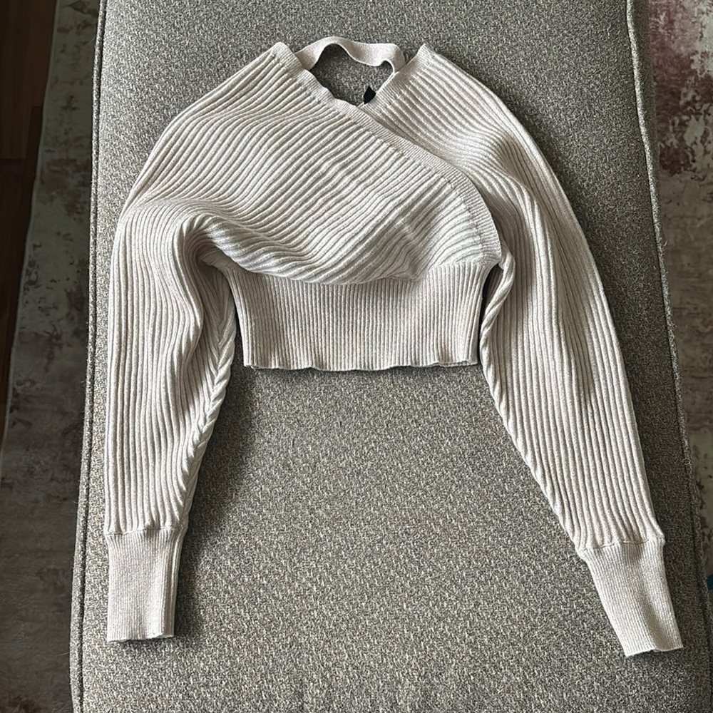 Elegant Cream Ribbed Sweater